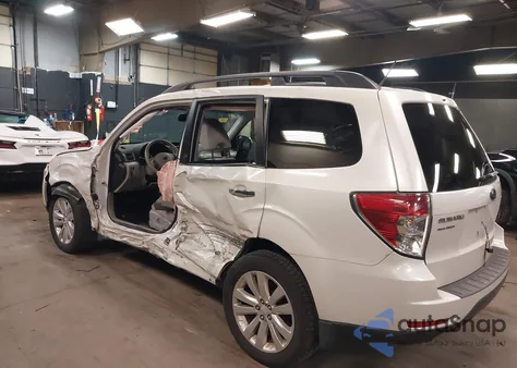 2012 Subaru Forester 2.5X Premium из США, поврежденный, VIN JF2SHADC8CH429115